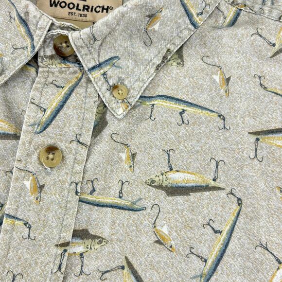 Woolrich Camp Shirt Mens XL Short Sleeve Tan Fishing Lures Button Down Stretch - Picture 5 of 16